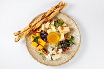 Ассорти из элитных сыров