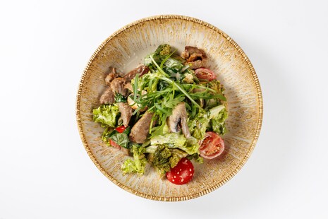 Салат теплый мясной