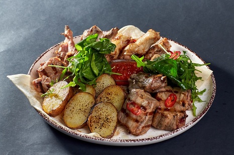 Ассорти из мяса на углях